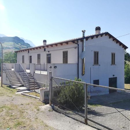 Casa a Montebello di Bertona con vista Gran Sasso Villa Esterno foto